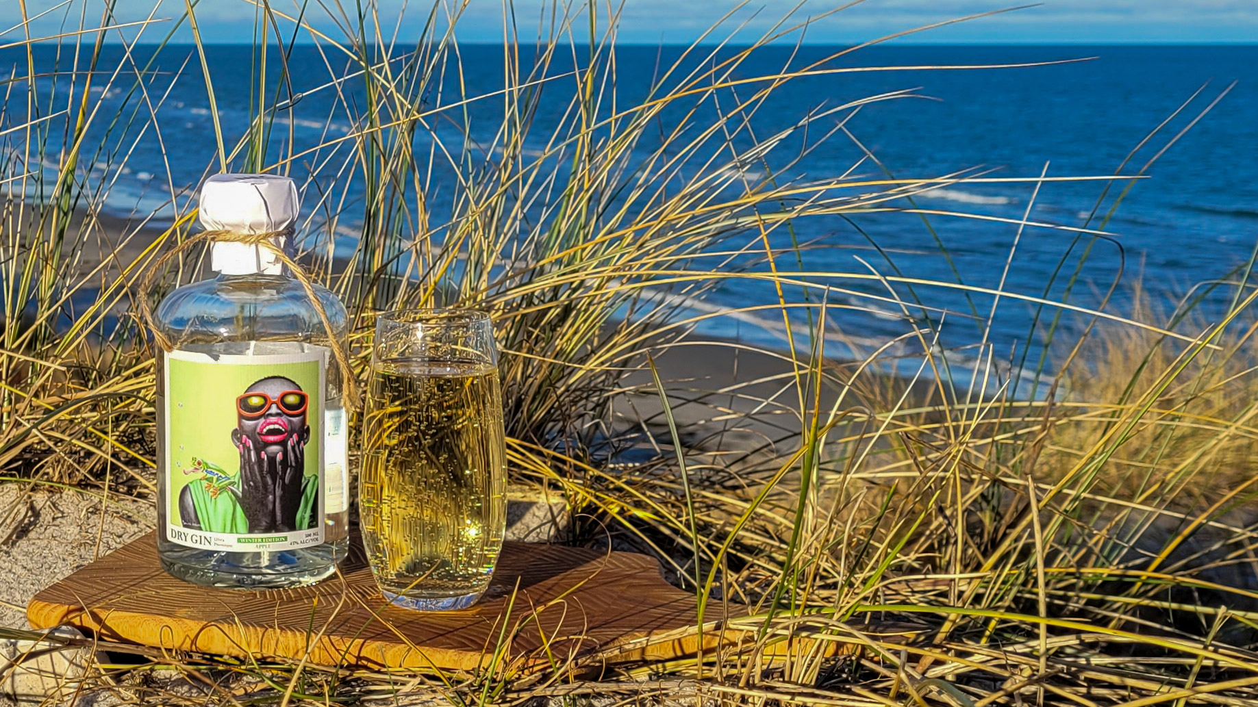 MIC DROP ”APPLE" Ultra Premium Dry Gin